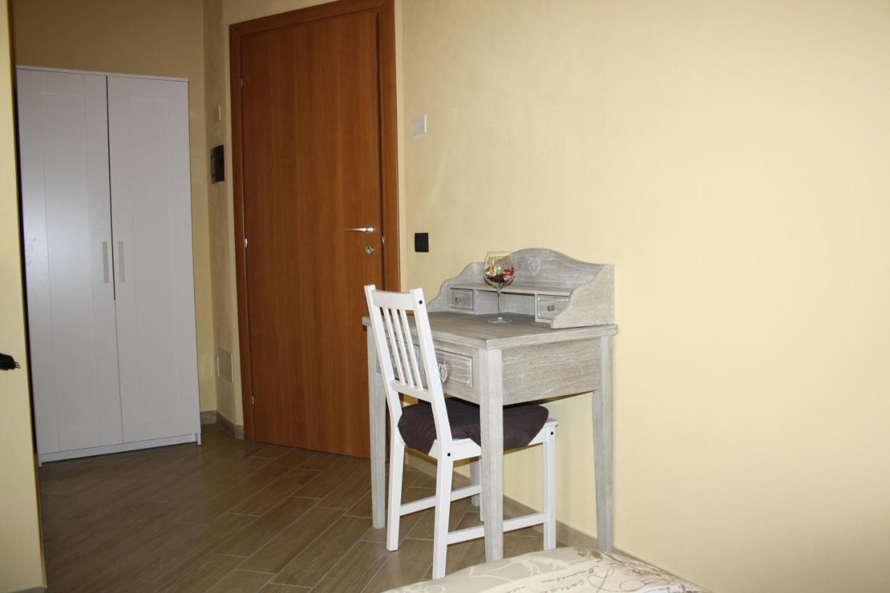 B & B La Casa Di Nuvola Cantù Exteriör bild